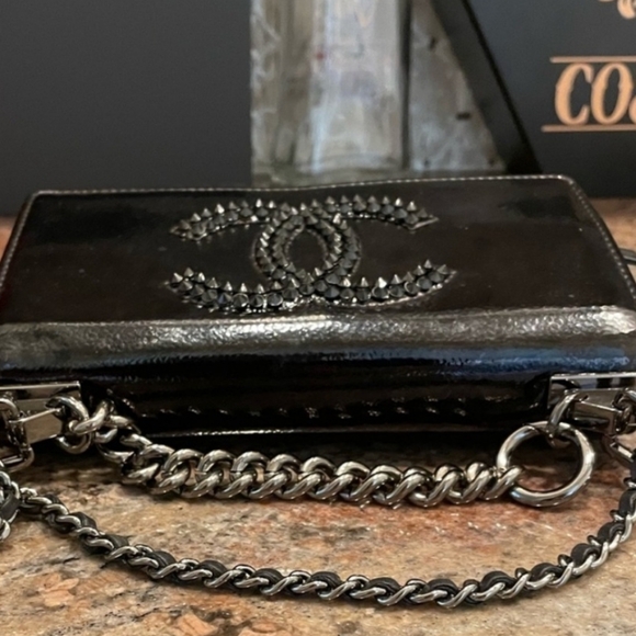 🦄 Customized Chanel Black Patent  Leather WOC Chain Bag - Picture 3 of 11